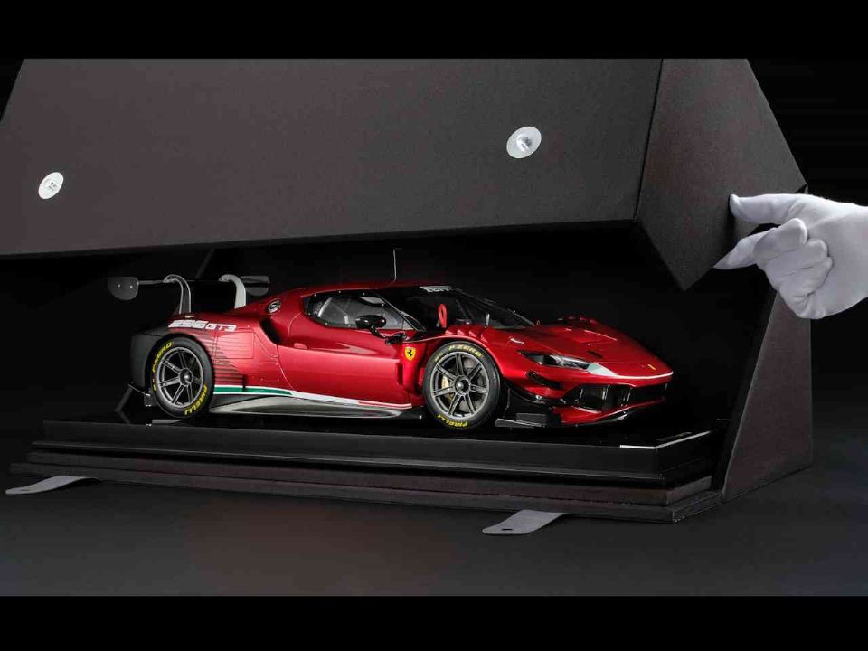 Réplica da Ferrari 396 GT3 da Amalgam